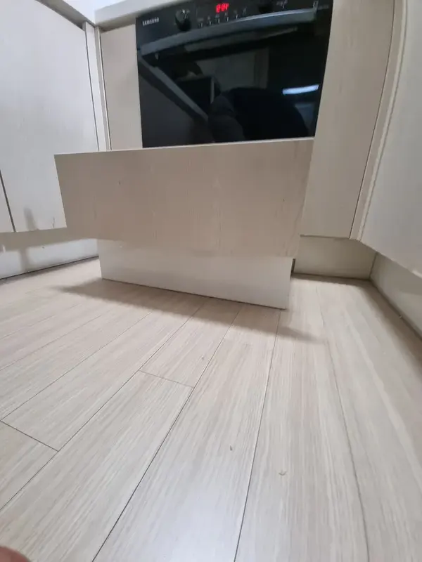 주방 하부 식세기 철거 후 오븐 맞춤장 설치